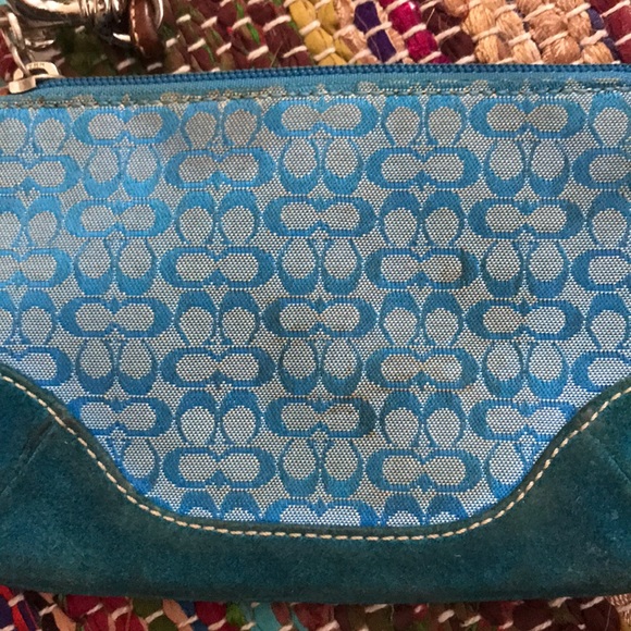 Coach wristlet - Picture 7 of 7